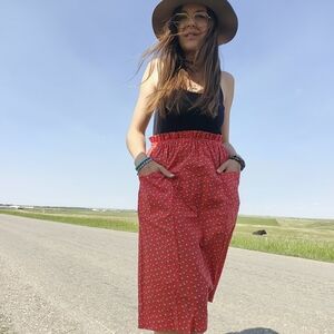 70s Cottagecore Vintage Cotton Red Floral Skirt Pockets Grannycore